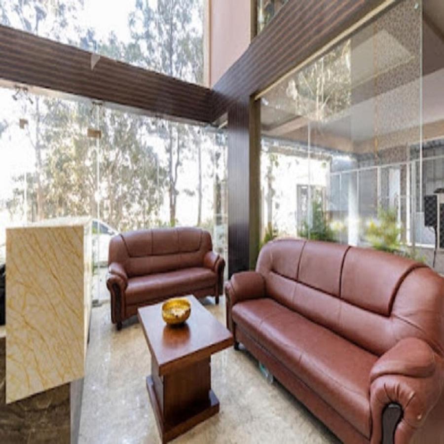 Vovo Hotels Yelahanka Екстер'єр фото