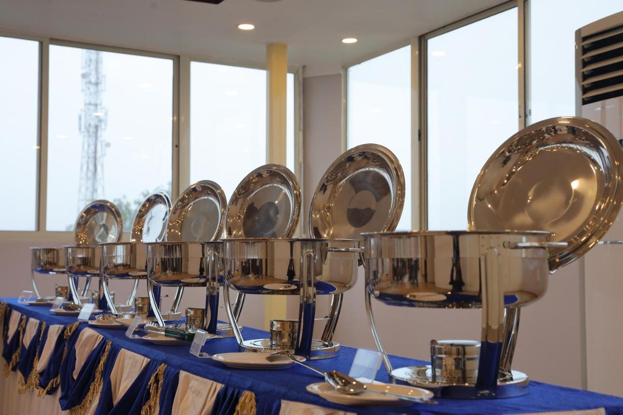 Vovo Hotels Yelahanka Екстер'єр фото
