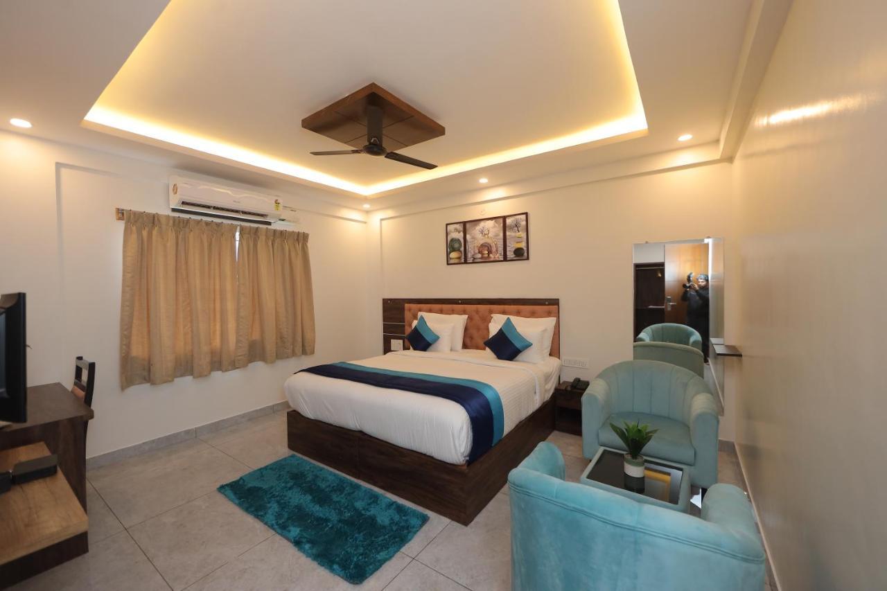 Vovo Hotels Yelahanka Екстер'єр фото
