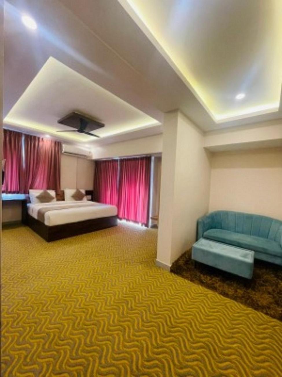 Vovo Hotels Yelahanka Екстер'єр фото