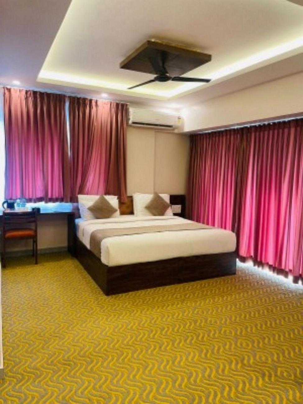 Vovo Hotels Yelahanka Екстер'єр фото
