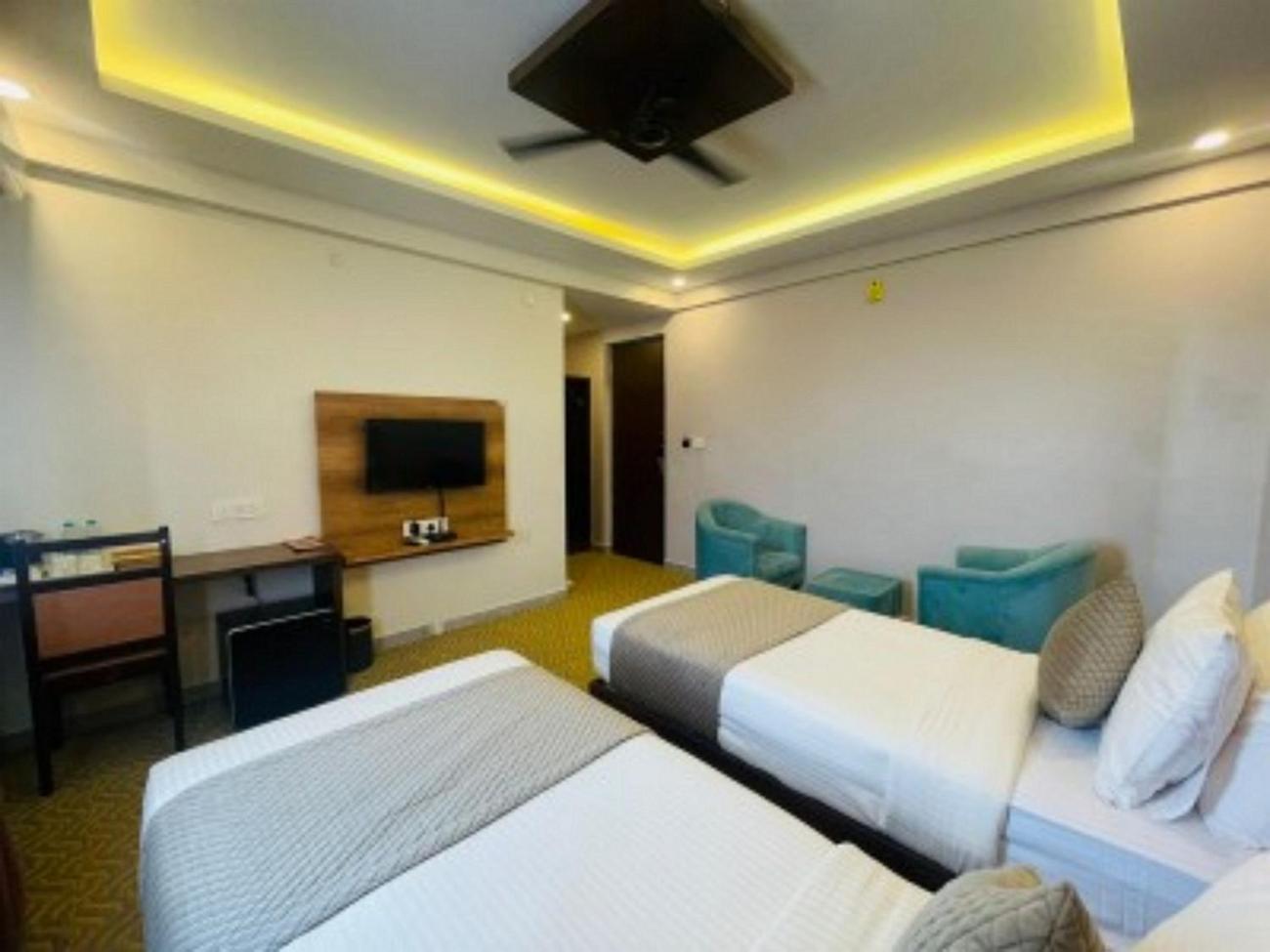 Vovo Hotels Yelahanka Екстер'єр фото