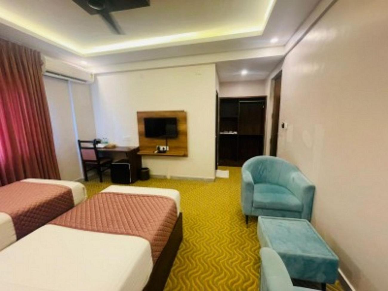 Vovo Hotels Yelahanka Екстер'єр фото