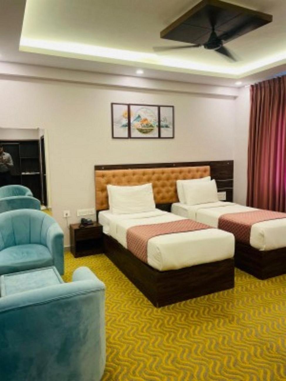 Vovo Hotels Yelahanka Екстер'єр фото