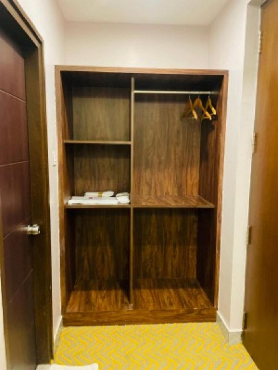 Vovo Hotels Yelahanka Екстер'єр фото