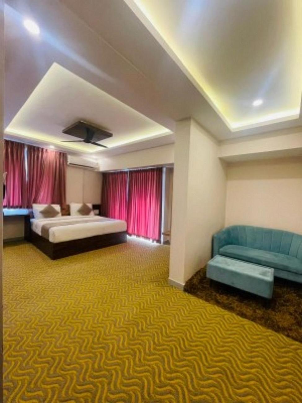 Vovo Hotels Yelahanka Екстер'єр фото