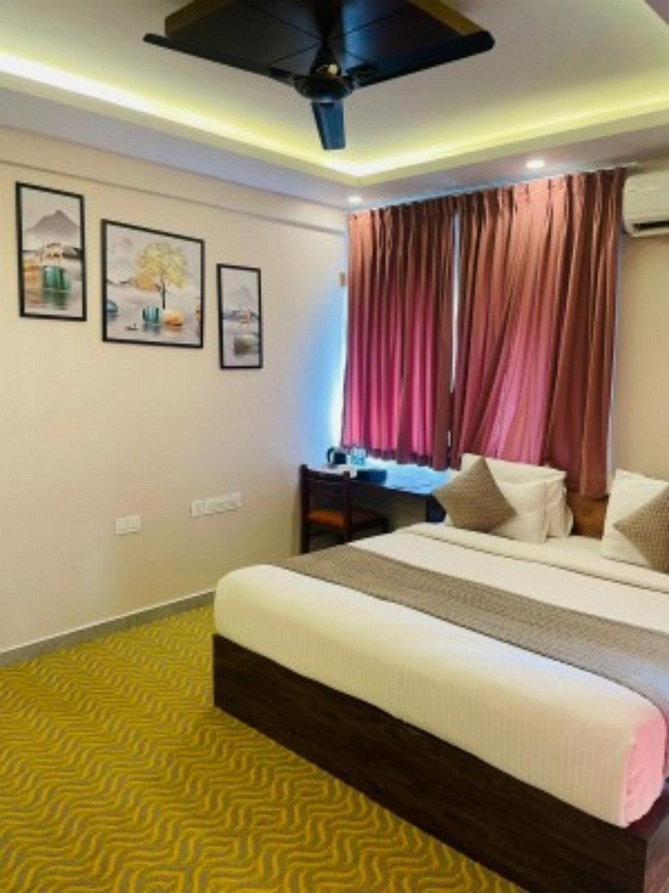 Vovo Hotels Yelahanka Екстер'єр фото