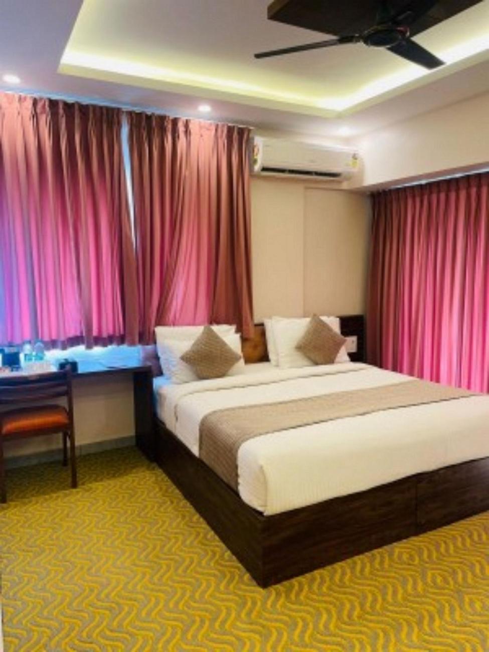 Vovo Hotels Yelahanka Екстер'єр фото