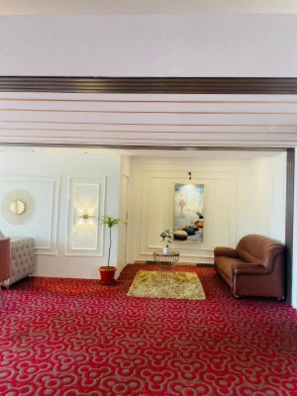 Vovo Hotels Yelahanka Екстер'єр фото